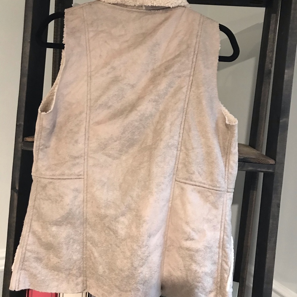 Fuzzy Vest - Picture 2 of 3